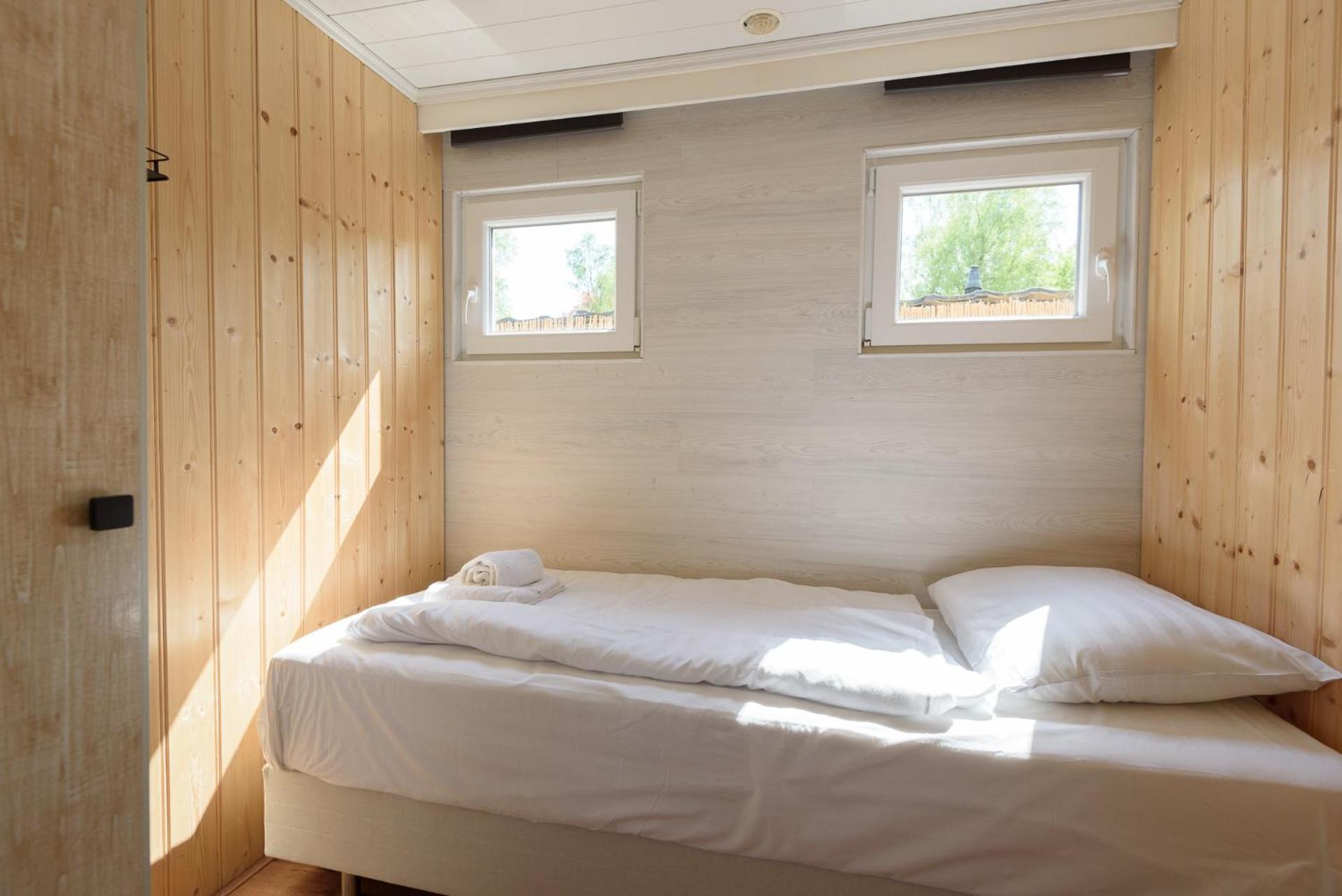 Chalet Op Rustig Park Op De Veluwe Путен Екстериор снимка